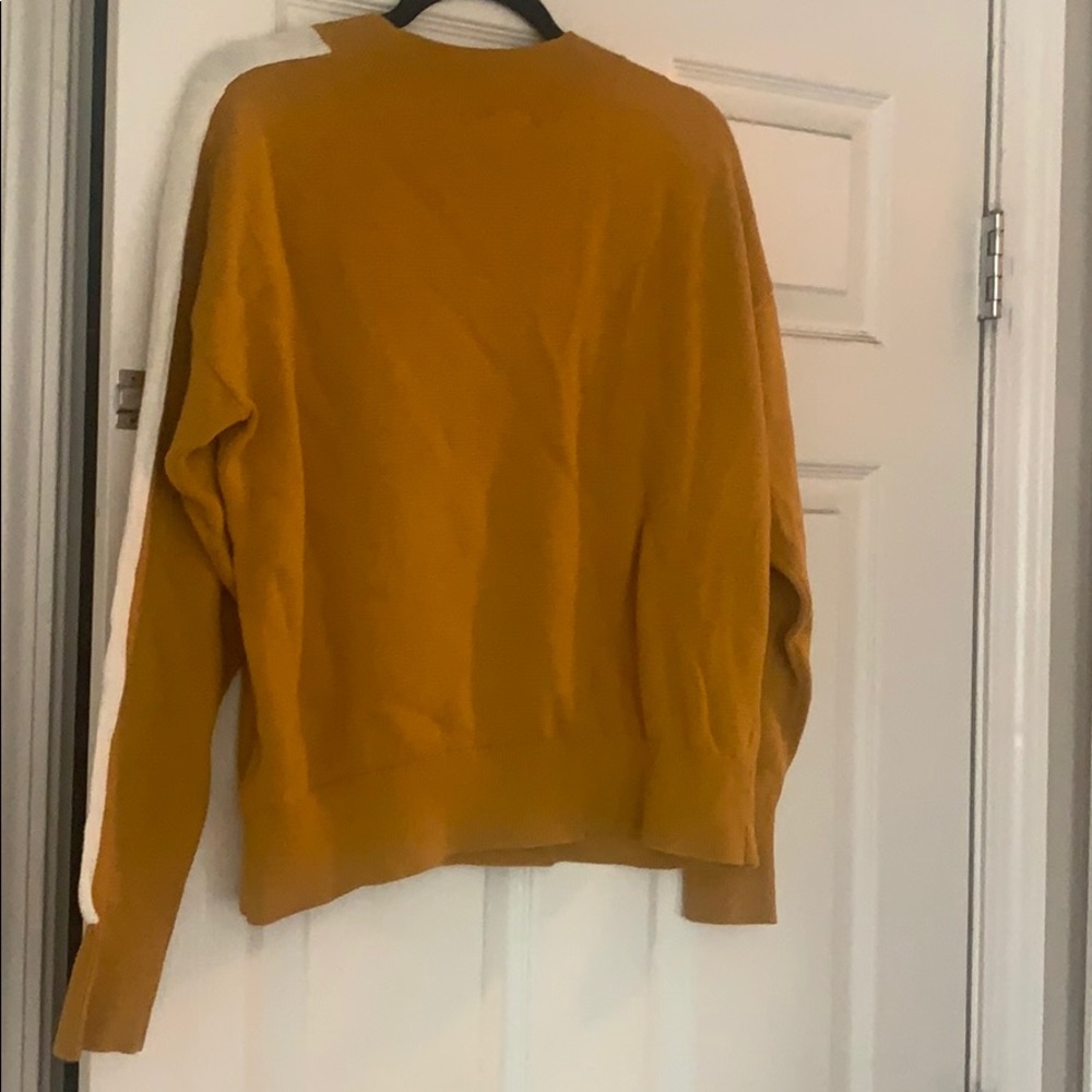 Sweater - Picture 5 of 8